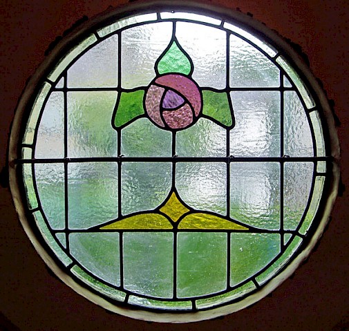 Rose design glass